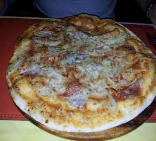 Salami Pizza