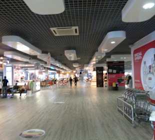 Level 2: Läden & Restaurants bei den Abfluggates