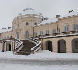 Südseite Schloss Solitude vom Innenhof