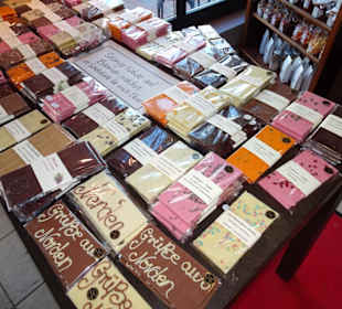 Im Verkaufsraum des Café ten Cate