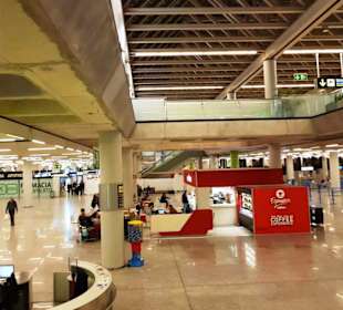 Runter in die Empfangshalle