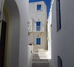 In den Straßen des Bergdorfs Nikia