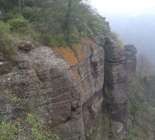 Die umliegenden Felsen sind beeindruckend!