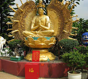 Temple of 10000 Buddhas