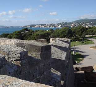 Der Blick geht weit über die Bucht