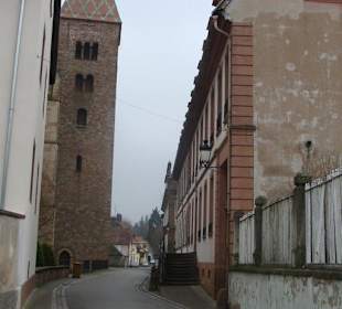 Blick auf St. Peter und Paul und Prefecture