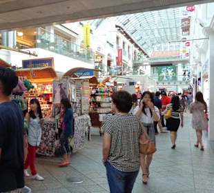 Blick auf einen Fußweg