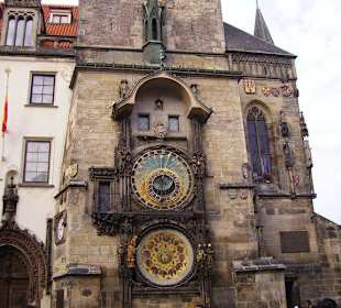 Rathaus mit Uhr