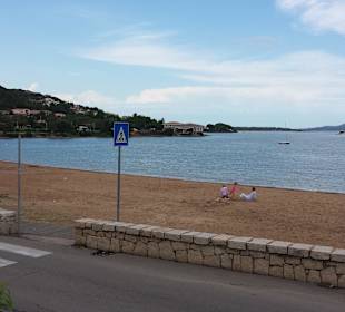 Strand vor dem Hotel
