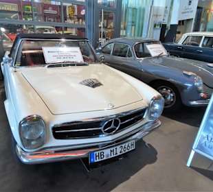 Fahrzeuge im Schuppen EIns