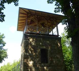 Der rekonstruierte Schindturm an der Schindleite
