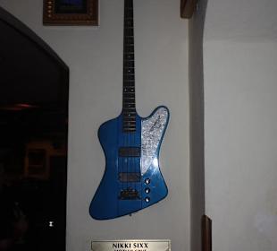 Ausstattung Café durch prominente Gegenstände