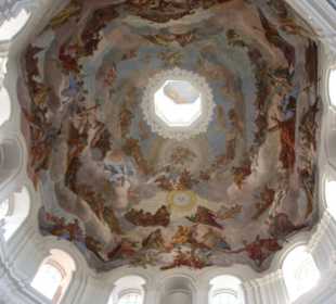 Blick in die achteckige Kuppel