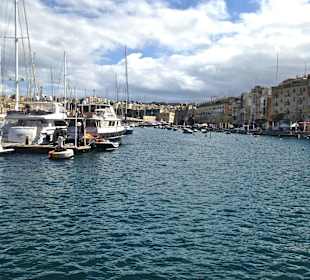 Mit dem Wassertaxi von Senglea nach Valletta