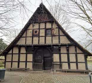 Blick auf die Fassade des Mühlenhauses