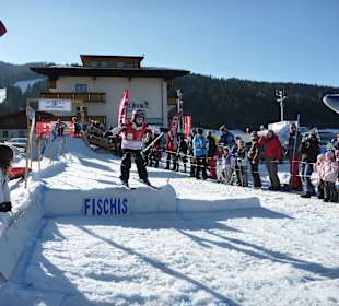 Weitjumpcontest jeden Dienstag um 15 Uhr