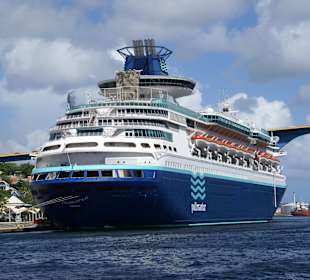 Kreuzfahrtschiff in Willemstad