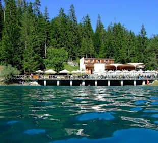 Restaurant vom Wasser aus