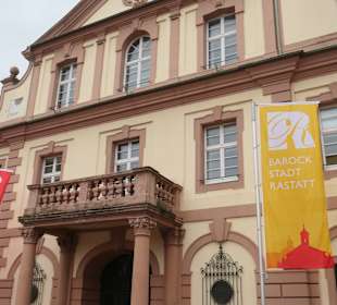 Das Historische Rathaus am Marktplatz von Rastatt