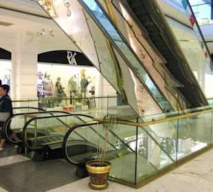 Antalium Premium Mall gegenüber Hotel Royal Wings