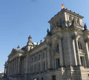 Vor dem Bundestag / Reichstag in Berlin