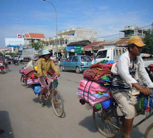 Straße vor dem Markt in Siam Reap