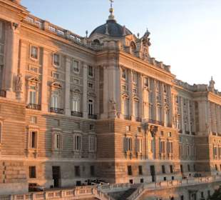 Palacio Real im Sonnenuntergang