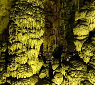 Höhle