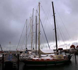 Segelschiffe im Hafen
