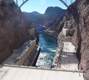 Mitten aus der Staumauer aufgenommen