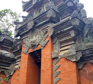 Puri Saren Agung