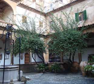 Einer der unzähligen Innenhöfe