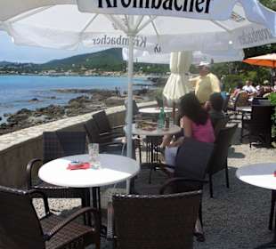 Blick von der Terrasse des Euforia aufs Meer