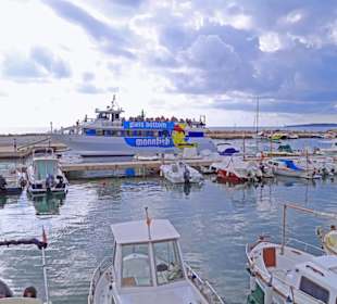 Ausflugs-Boot