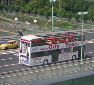 Blick aus der Seilbahn durch die Scheibe