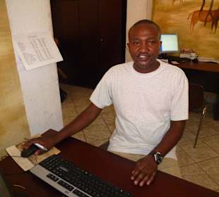 Amstrong, macht die Buchhaltung von DM Tours