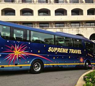 Reisebus der Travel Agency Supreme