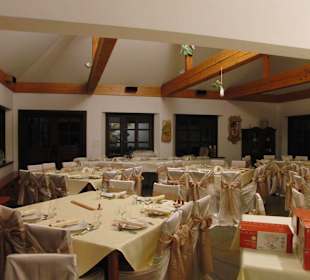 Reatauracja „Sądecki Bartnik”Skansen Pszczelarstwa