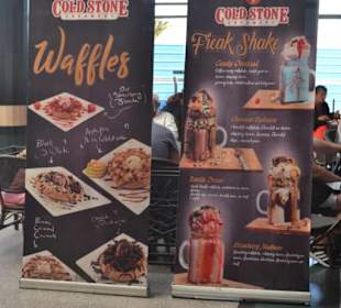 Eiscafe neben dem Eingang