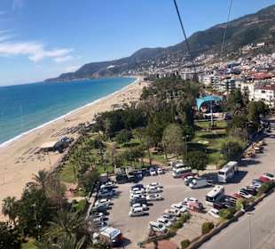 Aus der Seilbahn Blick zum Kleopatra Strand