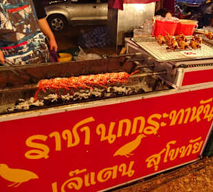 Auf dem Nachtmarkt von Kanchanaburi