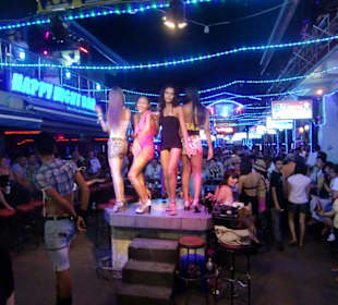 Diese Schönen warben um Kunden