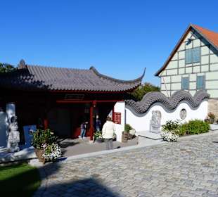 Eingang zum Garten vom Marktplatz aus