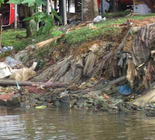 Flussfahrt - Bentota - Müll