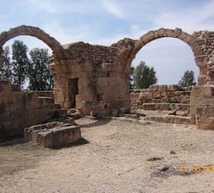 Saranda Colones mit Blickrichtung Hafen