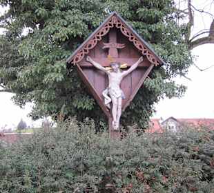 Kreurz unter der Linde