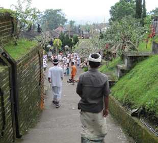 Mit Freddy am Muttertempel