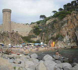 kleine Badebucht hinter der Burganlage