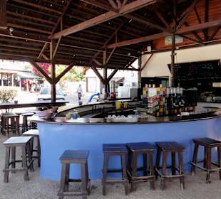 Strandbar und Restaurant an der Playa Porto Mari