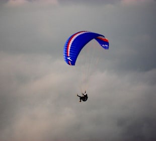 Über den Wolken zwischen dem Berg Babadag und Öle